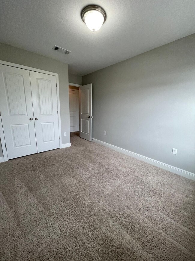 122 Iron Horse Dr E in Crestview, FL - Building Photo - Building Photo