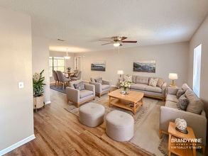 734 Sandy Creek Dr in Brandon, FL - Building Photo - Building Photo