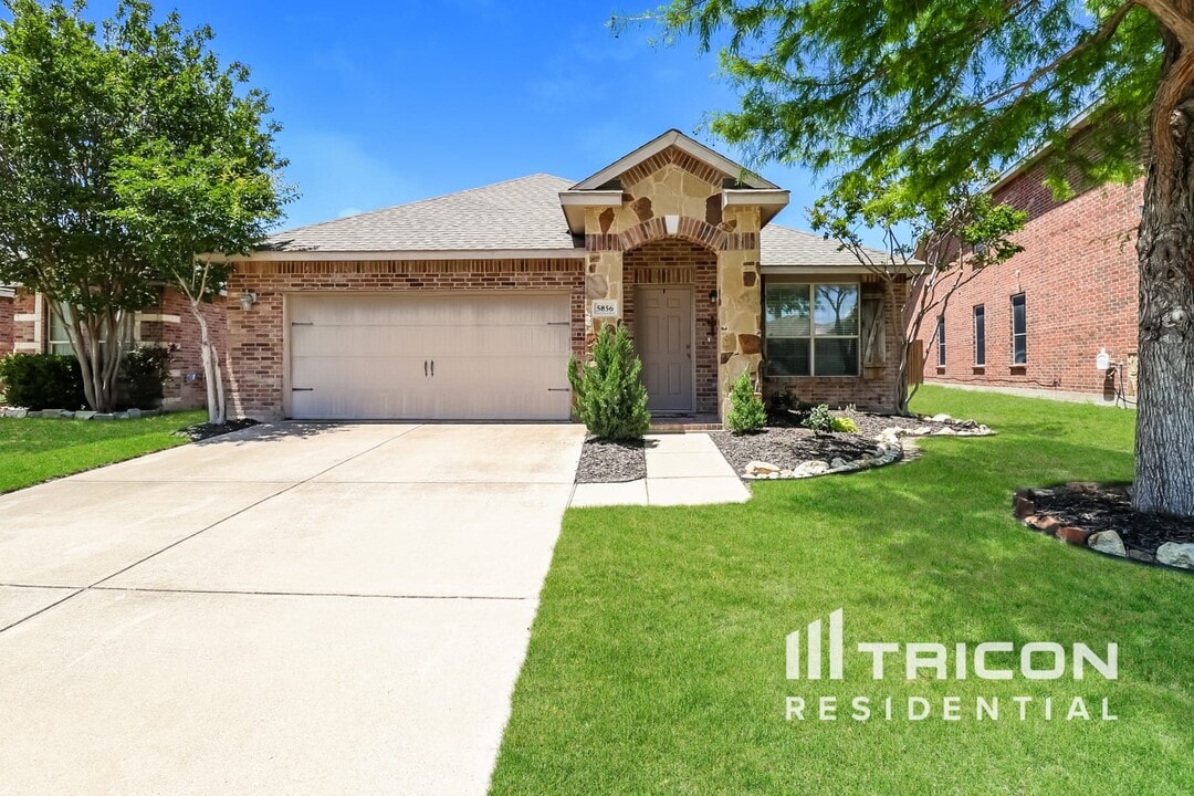 5856 Mt Plymouth Point in Fort Worth, TX - Building Photo