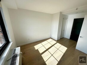 NORTHERN BOULEVARD in Queens, NY - Foto de edificio - Building Photo