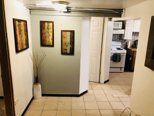 4411 S Wells St-Unit -BMT in Chicago, IL - Building Photo - Building Photo