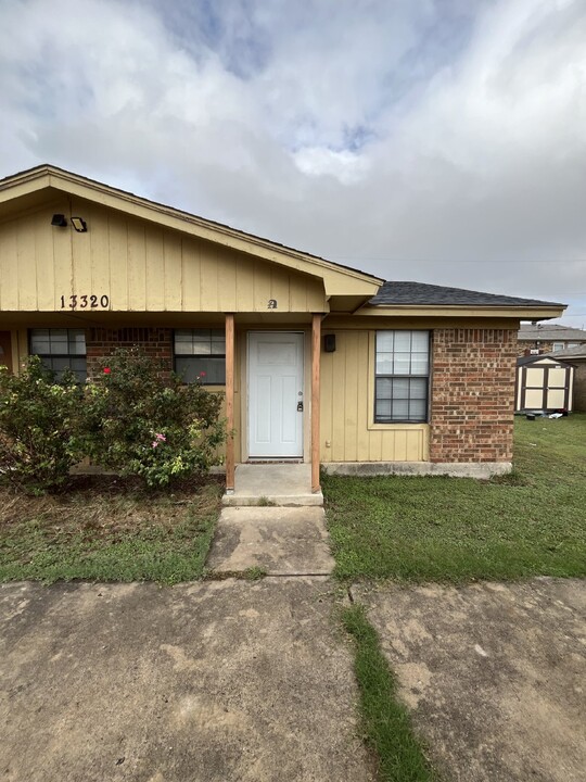 13320 White Settlement Rd in Fort Worth, TX - Building Photo