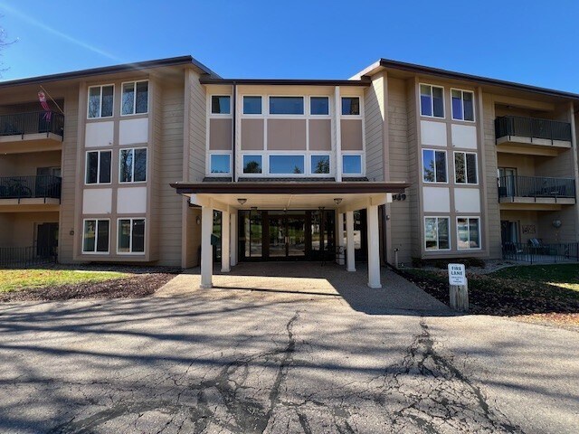 3988 Fairway Hills Dr in Rapid City, SD - Building Photo