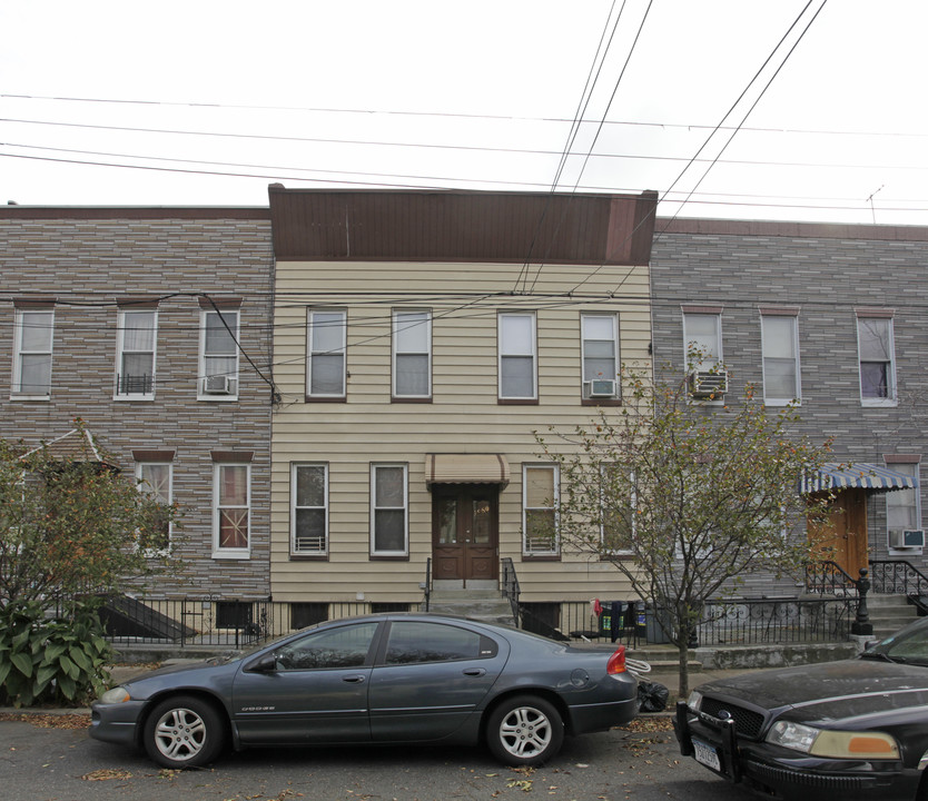 18-80 Palmetto St in Ridgewood, NY - Building Photo