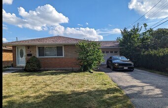 405 Berkshire Ln in Des Plaines, IL - Building Photo - Building Photo