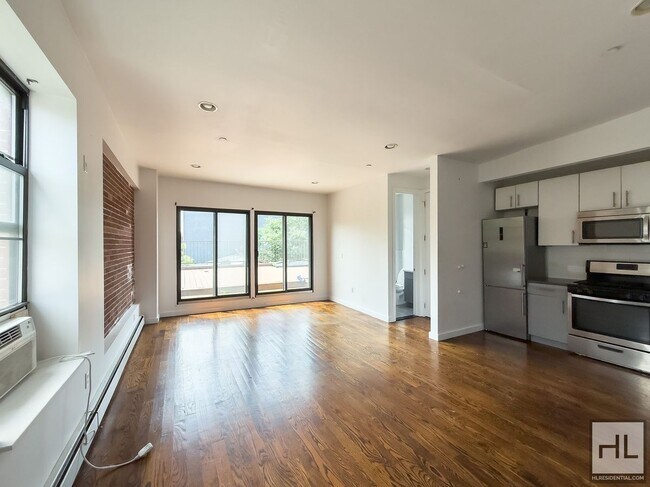 QUINCY STREET / Amazing Modern 1-Bed 1-Bat
