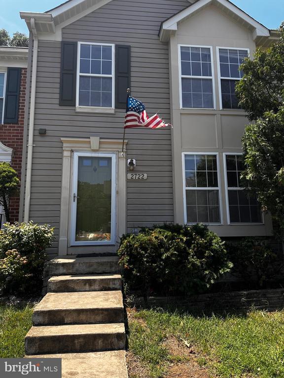 property at 2722 Thornbrook Ct