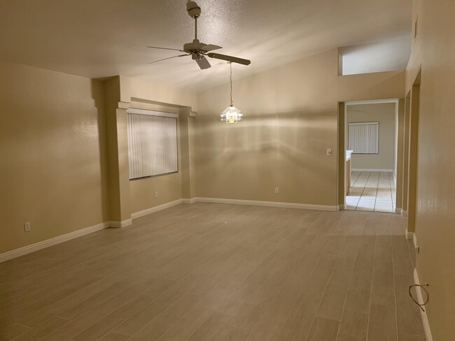 3526 Spring Shower Dr in Las Vegas, NV - Building Photo - Building Photo