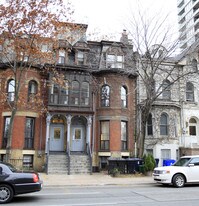 340 Jarvis St in Toronto, ON - Building Photo