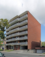 Princess Apartments in Hamilton, ON - Building Photo - Building Photo