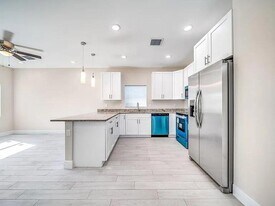 2714 Nokomis Ave in West Palm Beach, FL - Building Photo