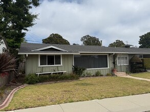 366 Appian Way in Ventura, CA - Building Photo - Building Photo