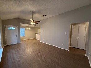 9636 Stonewood Dr in Dallas, TX - Building Photo - Building Photo