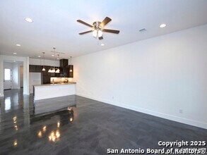 1430 Hays St in San Antonio, TX - Building Photo - Building Photo