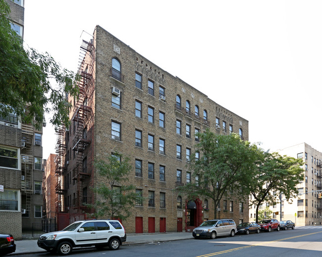 153-159 Seaman Ave in New York, NY - Building Photo - Building Photo