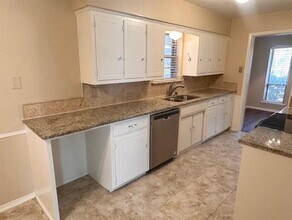 613 Devonshire Dr in Richardson, TX - Building Photo - Building Photo
