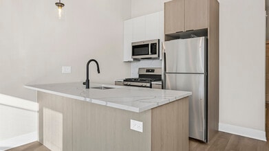 4533 N Clark St in Chicago, IL - Building Photo - Building Photo