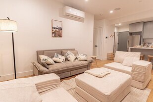 207 Cooper St in Brooklyn, NY - Building Photo