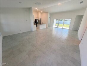 1422 SW 10th St in Cape Coral, FL - Building Photo - Building Photo