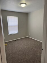 1001 E Division St-Unit -Apt B in Springfield, MO - Foto de edificio - Building Photo