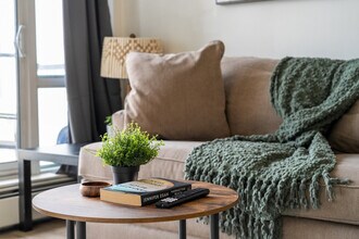 434-438 8 Ave SE in Calgary, AB - Building Photo - Building Photo