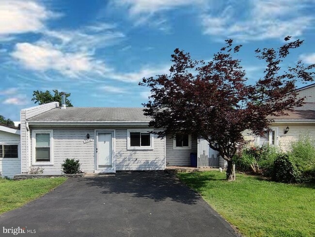 property at 6034 Regents Park Rd