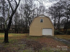 632 Catawba Cir N in Matthews, NC - Foto de edificio - Building Photo
