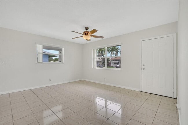2708 NW 52nd St in Fort Lauderdale, FL - Building Photo - Building Photo