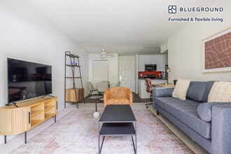 3682 Barham Blvd in Los Angeles, CA - Building Photo - Building Photo