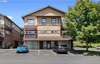 22802 SW Forest Creek Dr in Sherwood, OR - Building Photo - Building Photo