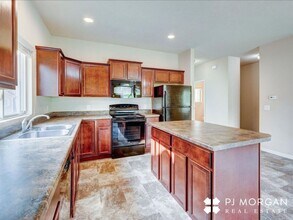 18726 Birchwood Ave in Omaha, NE - Building Photo - Building Photo