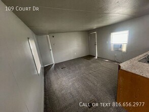 109 Court Dr in Greenwood, MO - Building Photo - Building Photo
