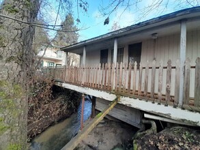 346 SW L St in Grants Pass, OR - Building Photo - Building Photo