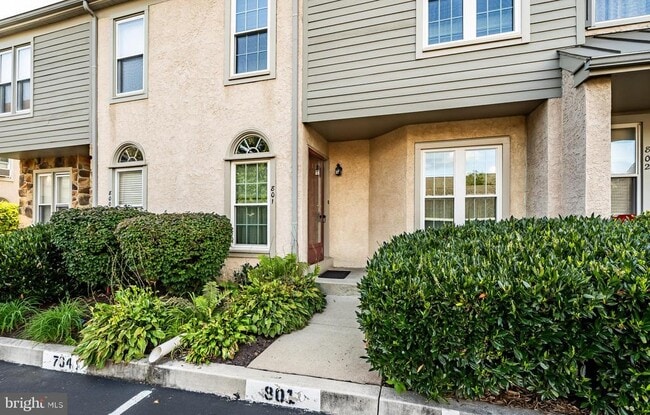 801 Winchester Ct in West Chester, PA - Building Photo - Building Photo