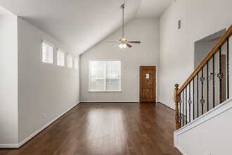7220 Wyoming Springs Dr in Round Rock, TX - Building Photo - Building Photo