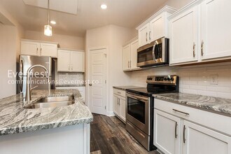 637 Battery Ct in Clarksville, TN - Foto de edificio - Building Photo