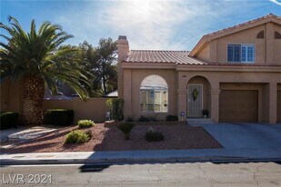 2831 Mill Point Dr in Henderson, NV - Building Photo