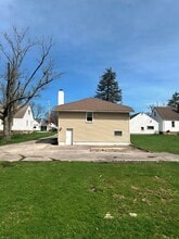 15516 Woodbrook Ave in Maple Heights, OH - Building Photo - Building Photo