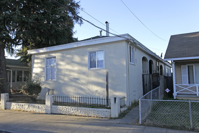 3745 Brookdale Ave in Oakland, CA - Building Photo - Building Photo