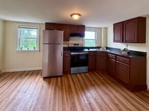52 Hoffman Ln in Central Islip, NY - Building Photo - Building Photo