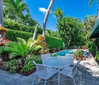 270 Cypress Dr in Key Biscayne, FL - Building Photo - Building Photo