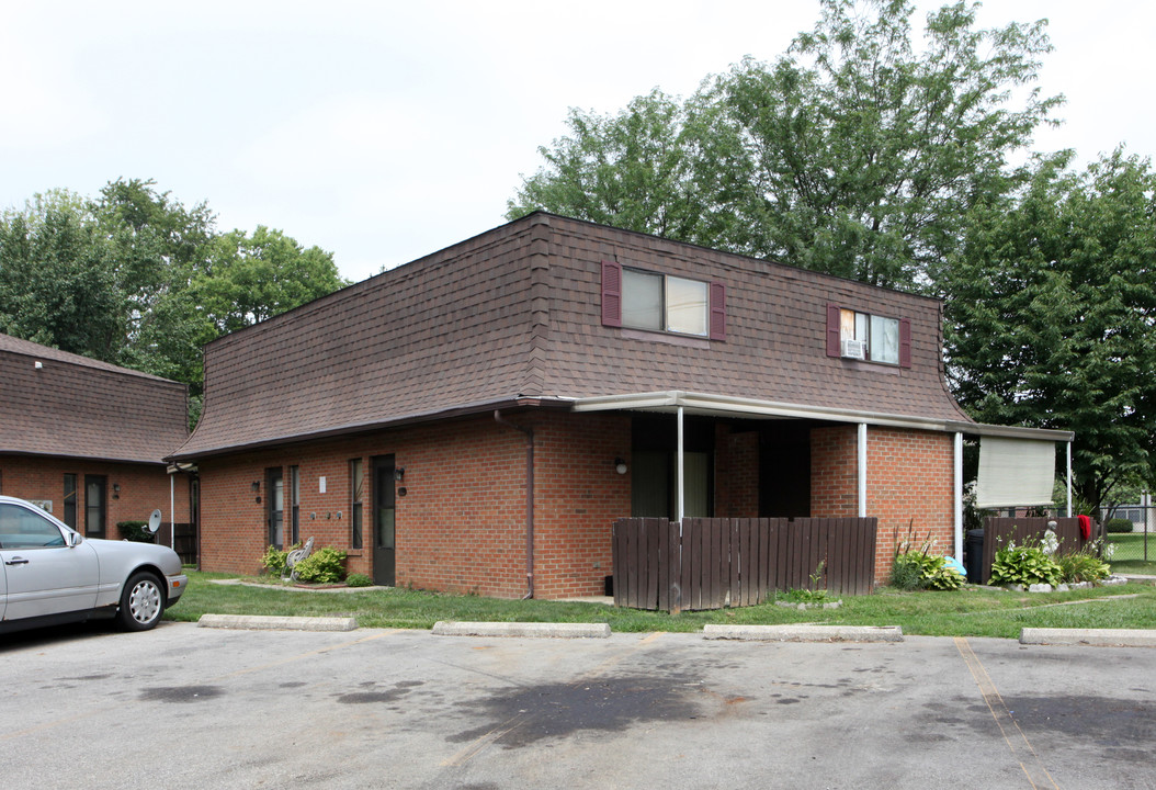 Village On Courtright in Columbus, OH - Building Photo