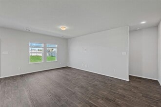 159 Chesterfield Dr in Kyle, TX - Foto de edificio - Building Photo