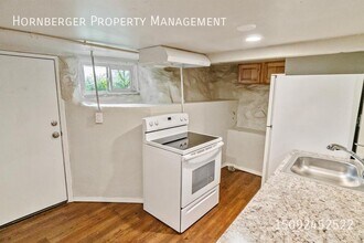 1701 W Mallon Ave, Unit C in Spokane, WA - Building Photo - Building Photo