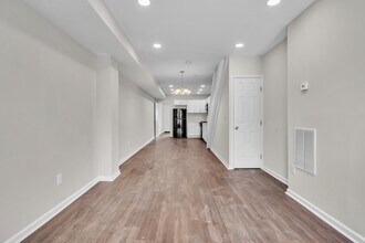 1126 Sargeant St in Baltimore, MD - Foto de edificio - Building Photo