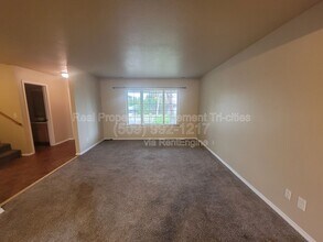 5010 E Killdeer Ct in West Richland, WA - Building Photo - Building Photo