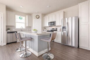 7401 Grand Linden Wy in Austin, TX - Building Photo