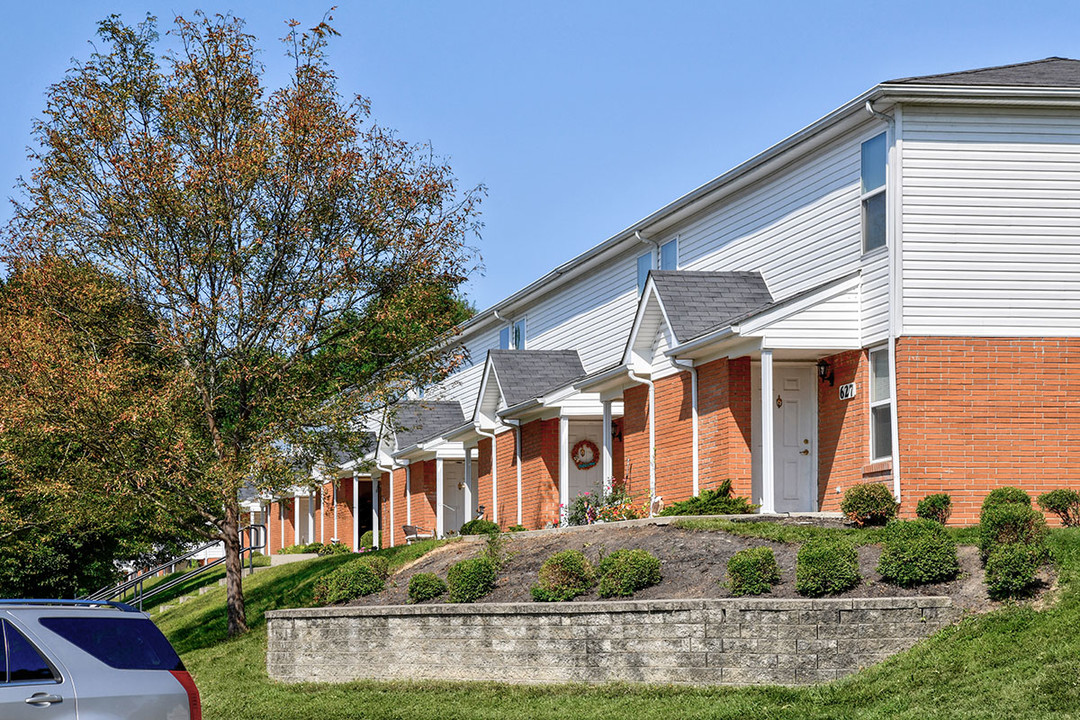 Alexander Yard in New Lexington, OH - Building Photo