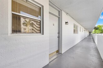 3600 NE 170th St in North Miami Beach, FL - Building Photo - Building Photo