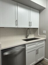 13608 S Village Dr in Tampa, FL - Building Photo - Building Photo